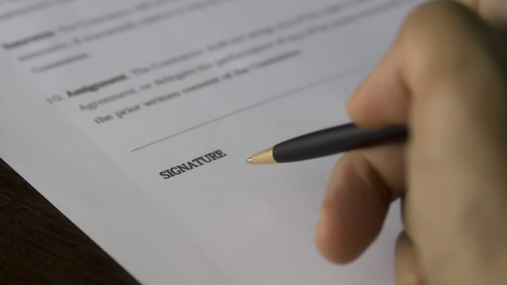 Download flooring contract template in PDF for free