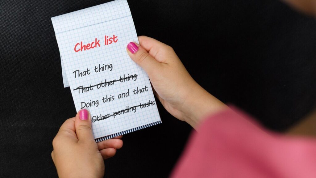 Download closing checklist template in PDF for free