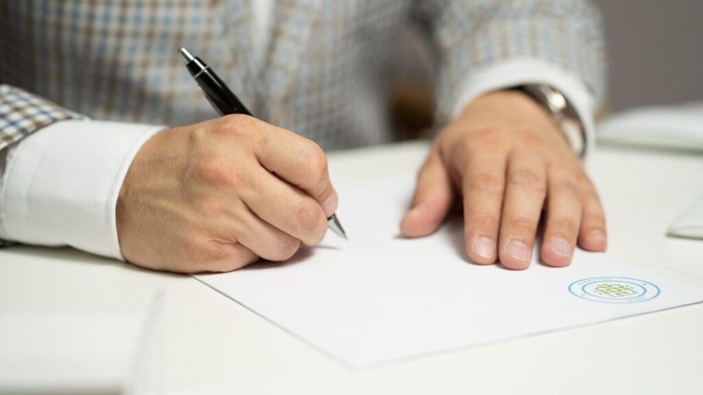 Download AP Lang essay template in PDF for free